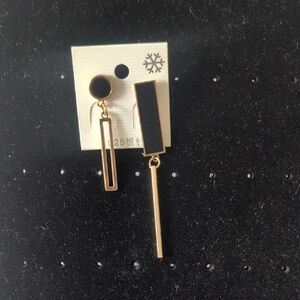 Chic Black and Gold Geometric Earrings